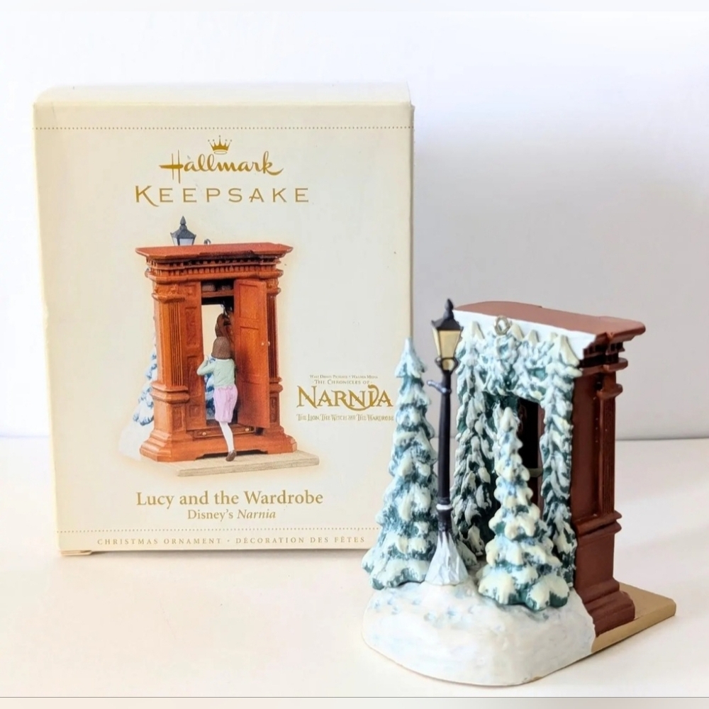 Hallmark Keepsake Disney's Narnia Ornament Lucy and The Wardrobe